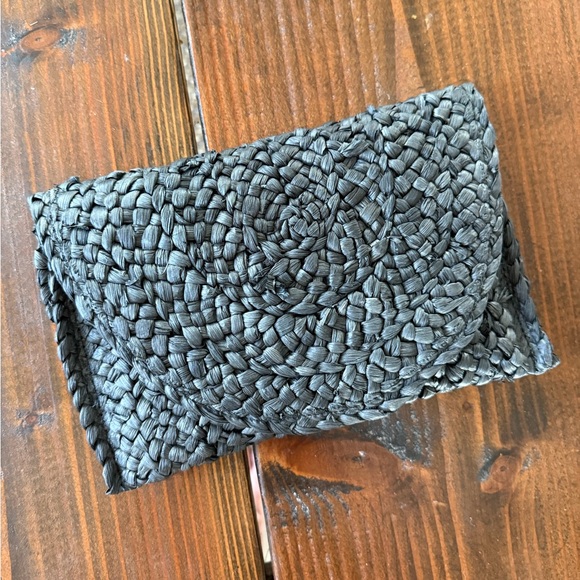 BLACK WOVEN CLUTCH NWOT - Picture 2 of 9